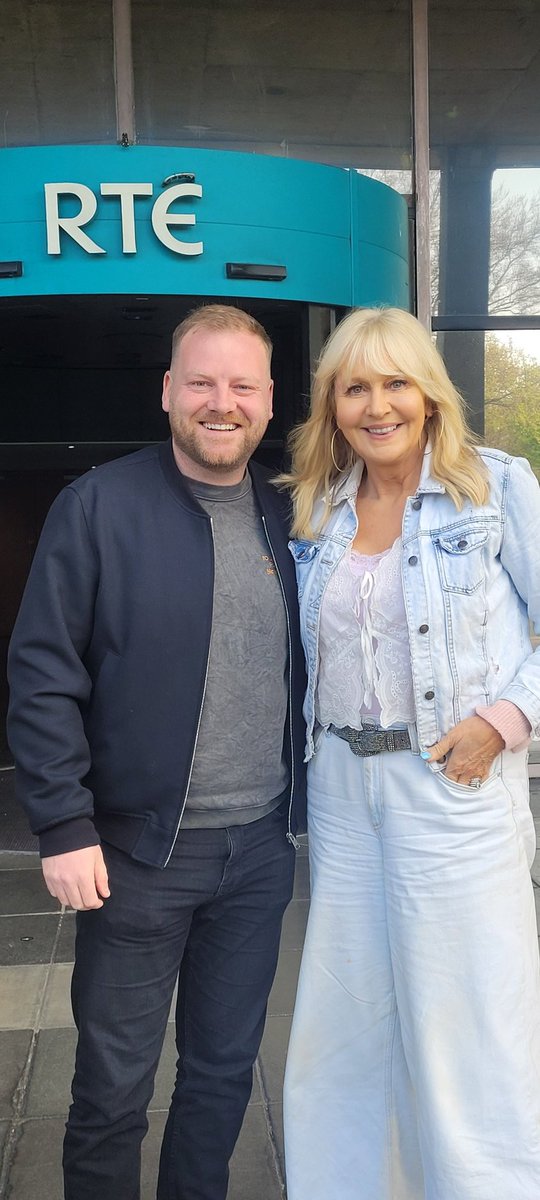 Verdant Productions (@verdantproduct1) on Twitter photo <a href="/1stejones/">Stephen Jones</a> chats to <a href="/MiriamOCal/">Miriam O'Callaghan</a> on <a href="/RTERadio1/">RTÉ Radio 1</a> this morning about his life, love & the upcoming Tour of FallingToEarth
verdant.ie/portfolio/fall… <a href="/1stejones/">Stephen Jones</a> chats to <a href="/MiriamOCal/">Miriam O'Callaghan</a> on <a href="/RTERadio1/">RTÉ Radio 1</a> this morning about his life, love & the upcoming Tour of FallingToEarth
verdant.ie/portfolio/fall…