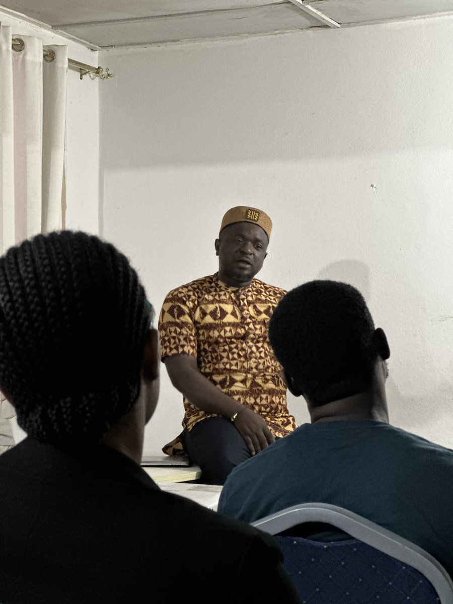 WatsonGuy's tweet photo. Formation avec les apprenants de l’Academie des Maîtres de cérémonie de la Jeune Chambre Internationale (JCI) Lome Azur sur le thème : Structure et Impact du discours ce Samedi 12 Avril 2025. https://t.co/qOCNwgmZbd