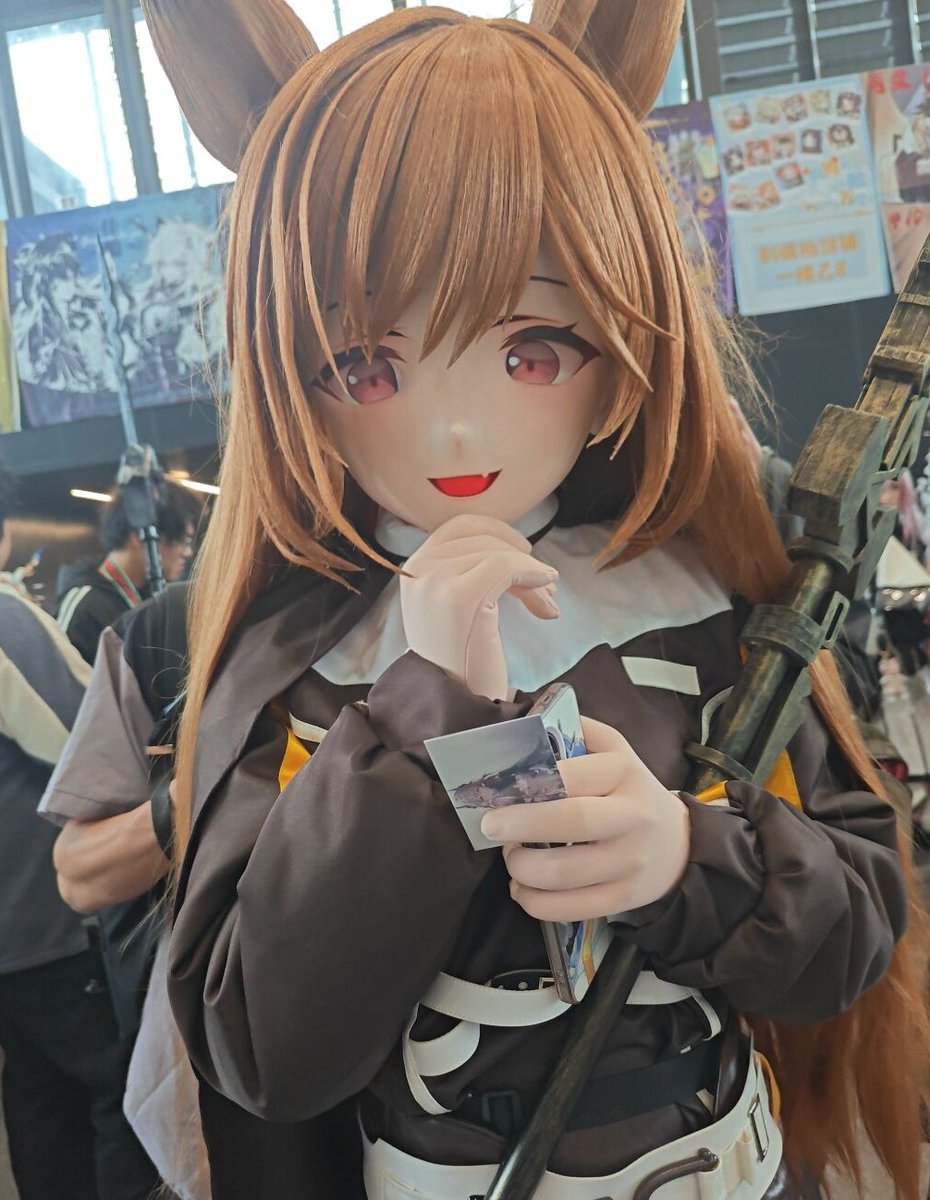 出展被娃友当场抓包，以及感谢无料，小刻很喜欢❤️!@ASH29779489 
#kigurumi #刻俄柏