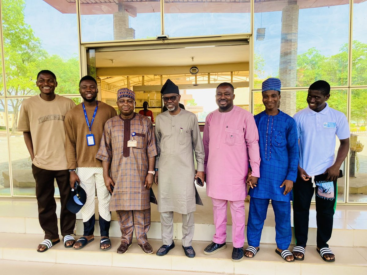 VICTEG1's tweet photo. We humbly welcomed our fatherly Vice-Chancellor, Prof. Wahab Egbewole, SAN at the ongoing longest mathematics lesson by Sanusi Akanbi Kazeem, a 400L student from the dept. of mathematics, faculty of physical sciences.

#UNILORIN30HoursMathMarathon
#BetterByFar🎓 
#UNILORIN
#GWR https://t.co/yW8W8sD28C