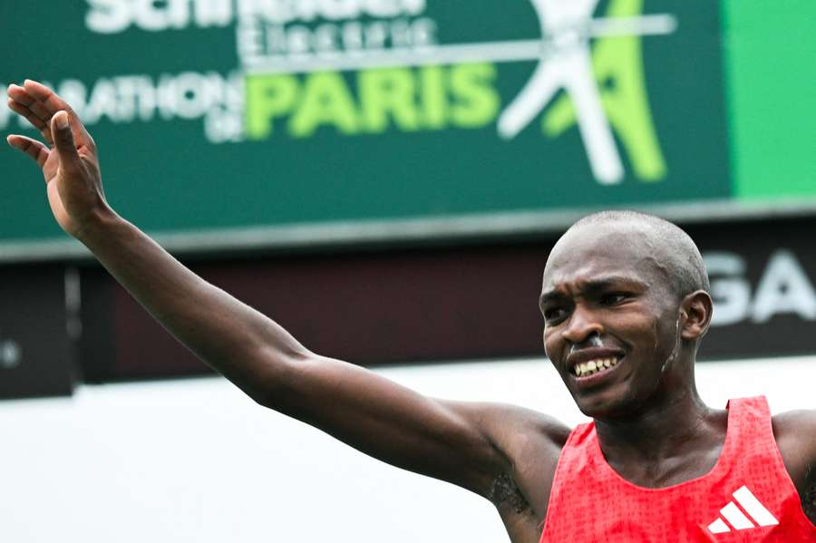 media_express_e's tweet photo. 🇫🇷 FLASH - Le Kényan Benard Biwott et l'Éthiopienne Bedatu Hirpa remportent le Marathon de Paris 2025. Julien Casoli s'impose pour la 6e fois en fauteuil. Plus de 55 000 participants au départ ! 

#MarathonDeParis #Paris2025 #Athlétisme #Biwott #Hirpa #Casoli https://t.co/9onjTEdnO6