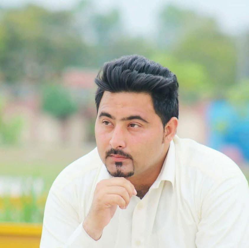 FearlessWolfess's tweet photo. Remembering Mashal Khan on his 8th death anniversary. 💔
Somewhere between the labels of “Tum Kaafir, mein “Musalmaan”, some people lost a son, a brother, and a friend.
@StoriyaM
#RememberingMashalKhan #13thApril https://t.co/VvwH1pYfvO