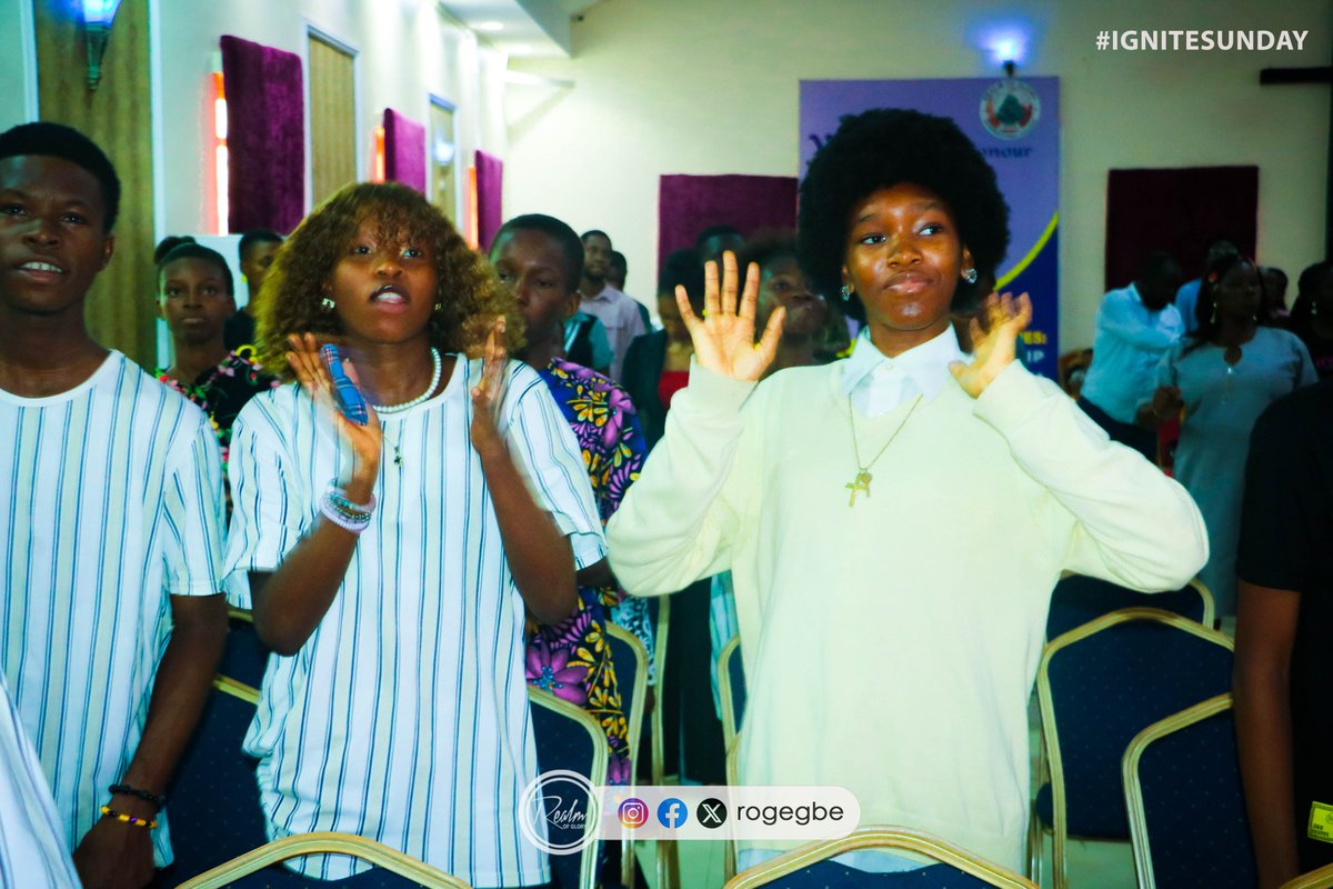 rogegbe's tweet photo. 🎵🎶
Forever God is faithful
Forever God is strong
Forever God is with us
Forever!
#IgniteSunday #communionservice #householdoffaith #rogegbe #rogservice https://t.co/hLf7JGNJ0a