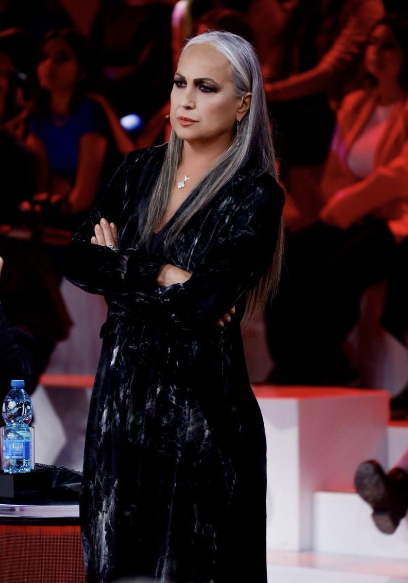 studipsicosocl's tweet photo. La maestra Alessandra Celentano come la maestra Chigusa Tsukikage #amici24 
“La severità non è cattiveria; è rispetto”. https://t.co/Sj6Zf5e2rY