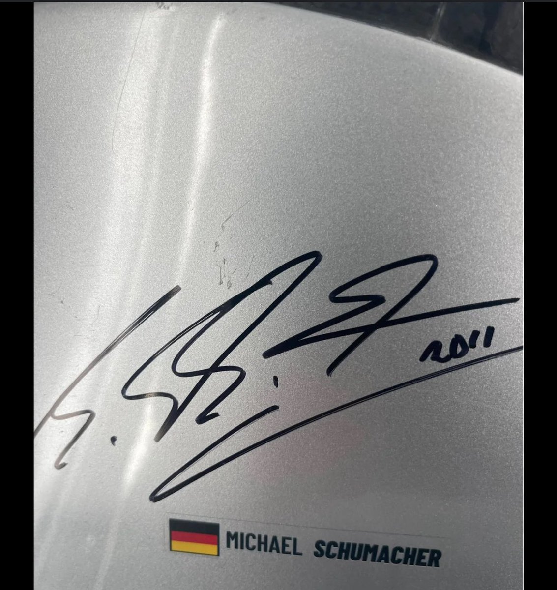 labroomes's tweet photo. @autosport That’s not his proper signature, his signature before the accident looked like the one in my picture. He must be in a pretty bad way, if he can’t even sign his own name. 😟 https://t.co/TEvZPxXwLN