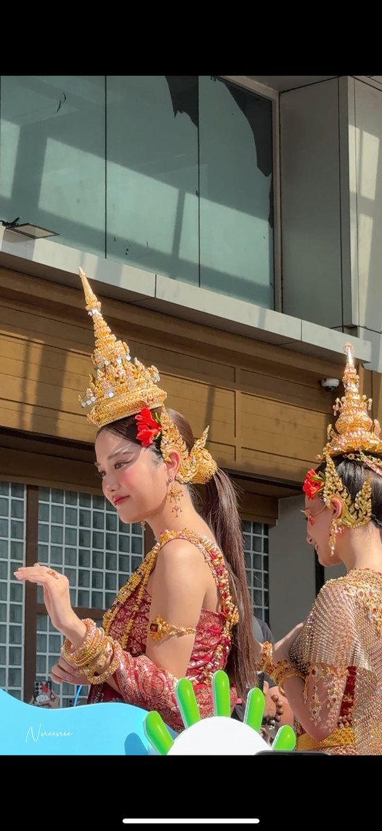 Nneenie's tweet photo. นางสงกรานต์แบบมุมข้างบ้าง
FREENBECK SONGKRAN CTW
#SongkranCTWxFB
#Freenbec #ฟรีนเบค
#srchafreen https://t.co/s6bxf295A2