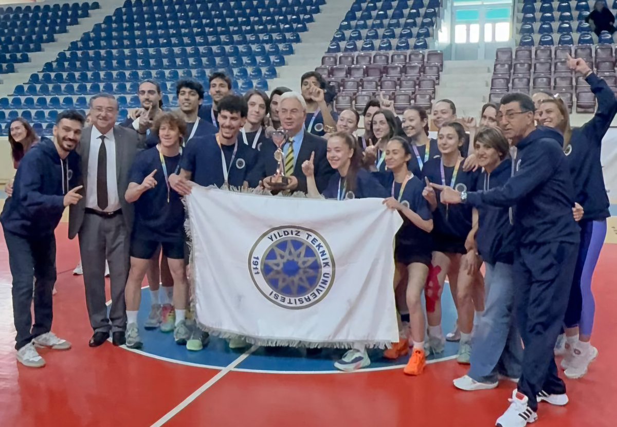 chetinsonal's tweet photo. Üniversitemiz KORFBOL (#ytukorfball) TAKIMI yine yeniden namağlup TÜSF Süper Lig TÜRKİYE ŞAMPİYONU 🏆

Son 3 yarışmada olduğu gibi yine yenilgisiz olarak karşılaştığı tüm takımları yenerek geleneksel hale getirdiği namağlup TÜSF TÜRKİYE ŞAMPİYONU olarak bir turnuvayı noktaladı. https://t.co/LUuKND91mh