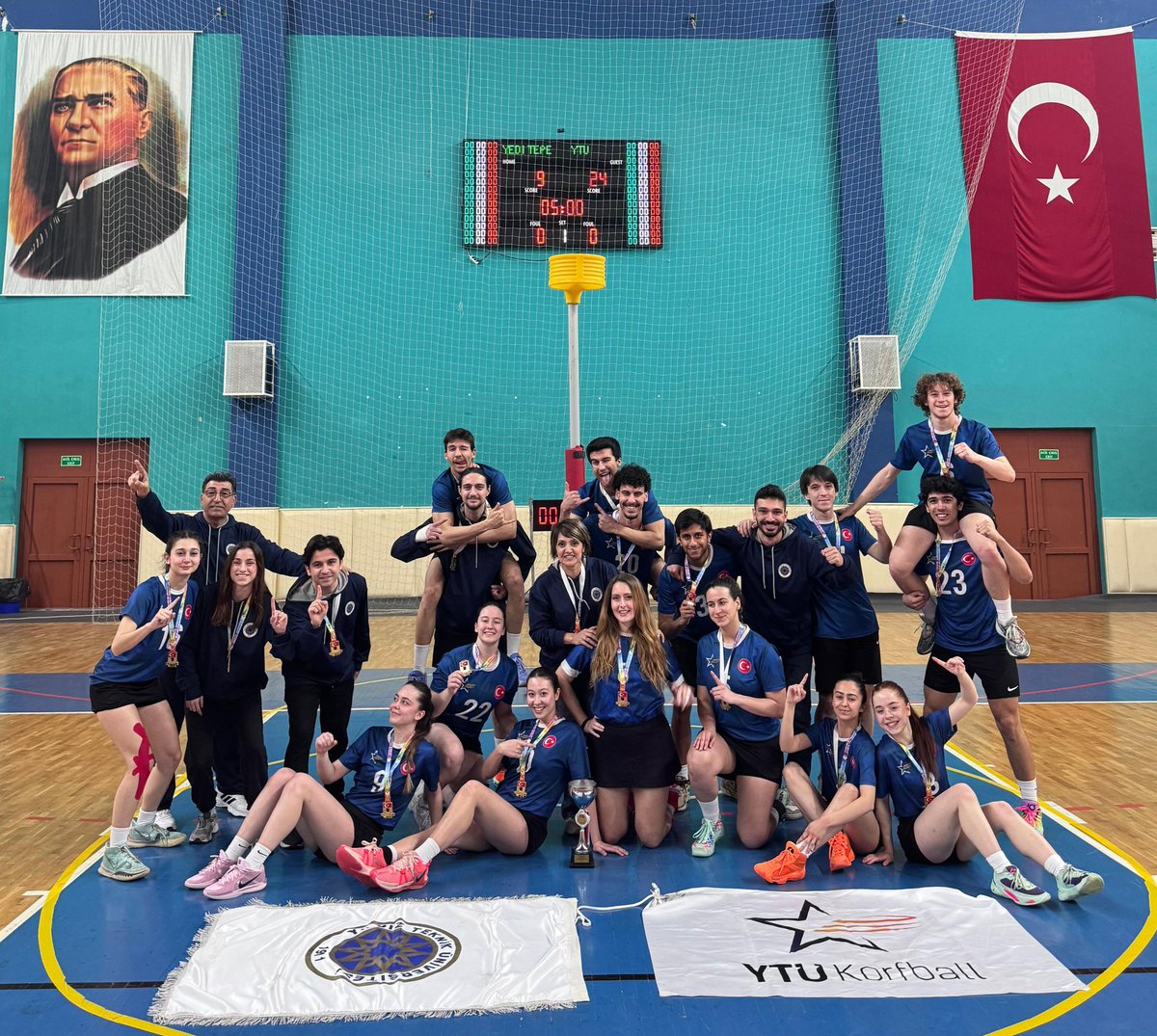 chetinsonal's tweet photo. Üniversitemiz KORFBOL (#ytukorfball) TAKIMI yine yeniden namağlup TÜSF Süper Lig TÜRKİYE ŞAMPİYONU 🏆

Son 3 yarışmada olduğu gibi yine yenilgisiz olarak karşılaştığı tüm takımları yenerek geleneksel hale getirdiği namağlup TÜSF TÜRKİYE ŞAMPİYONU olarak bir turnuvayı noktaladı. https://t.co/LUuKND91mh