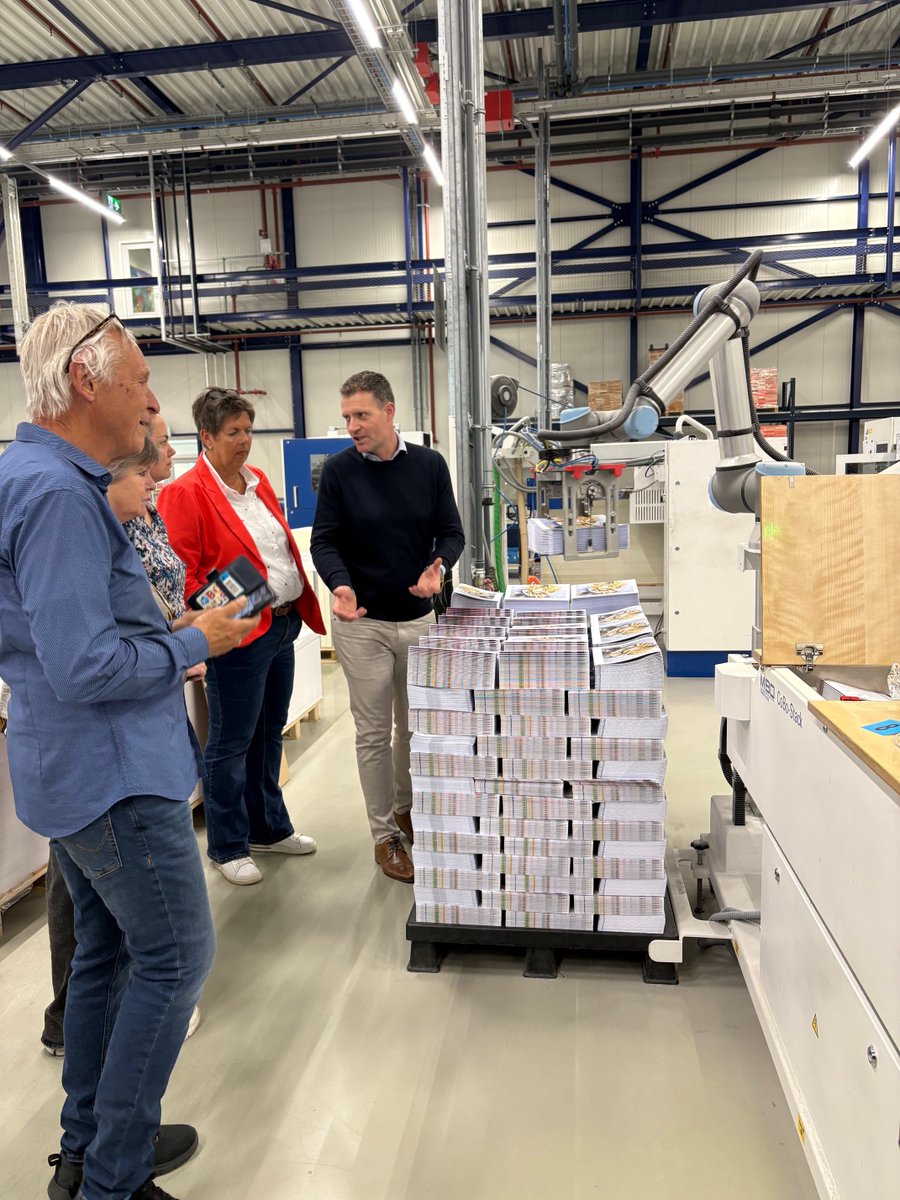 De 8ste druk van Biologie voor analisten is verschenen!
Om dit te vieren is het boek op 9 april door auteur Eus van Hove gepresenteerd.
Voor een uitgebreid verslag: lnkd.in/ew3iJYAK