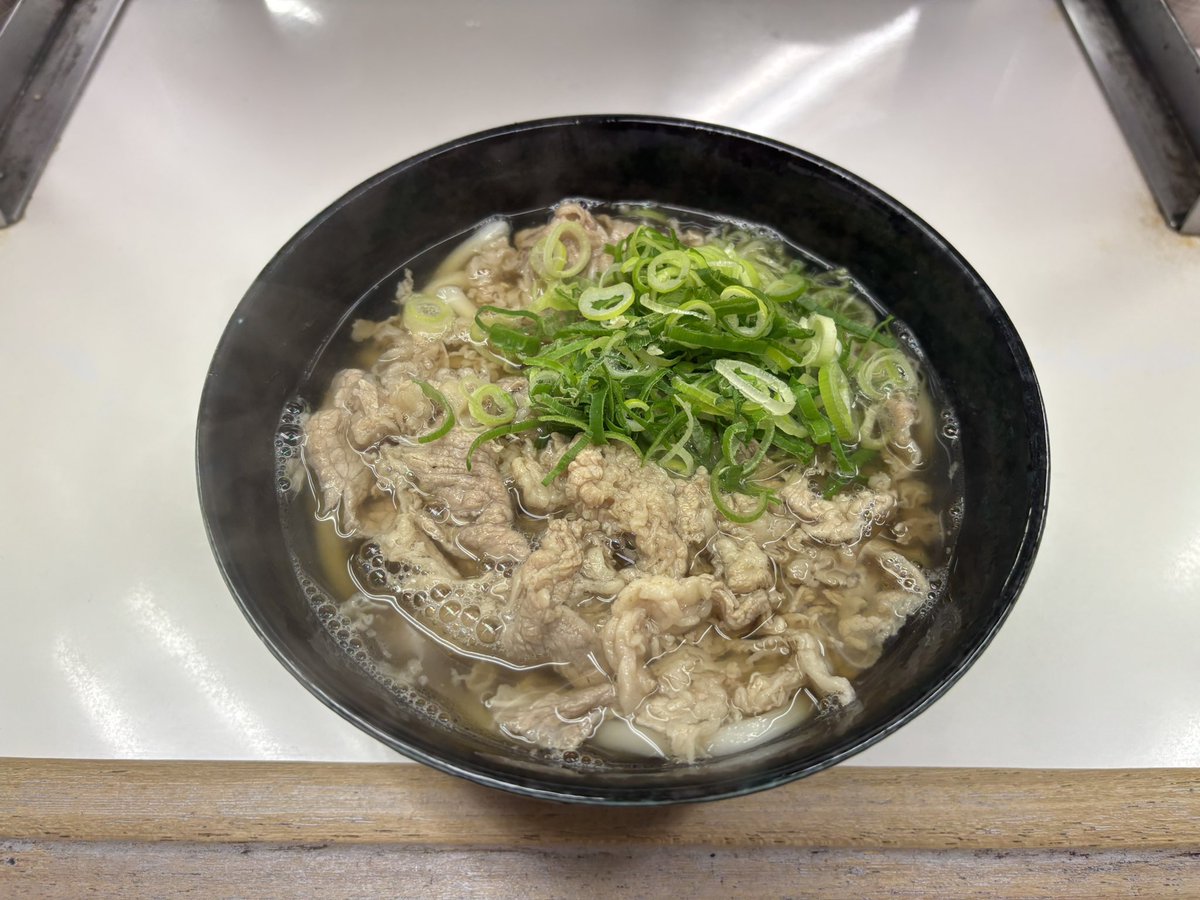 TRiOUT_Official's tweet photo. TRiOUT、無事全員帰宅しました(たぶん)

新神楽、はじめての大阪、とても楽しかったです！おーしまさん、対バンの皆様、来てくれた皆さんに感謝！！

搭乗までの短い間で天政→わなか→千とせ！！

また絶対行きます！

そん時はwillやりますんで…(断言) https://t.co/wqg1XpQZG4