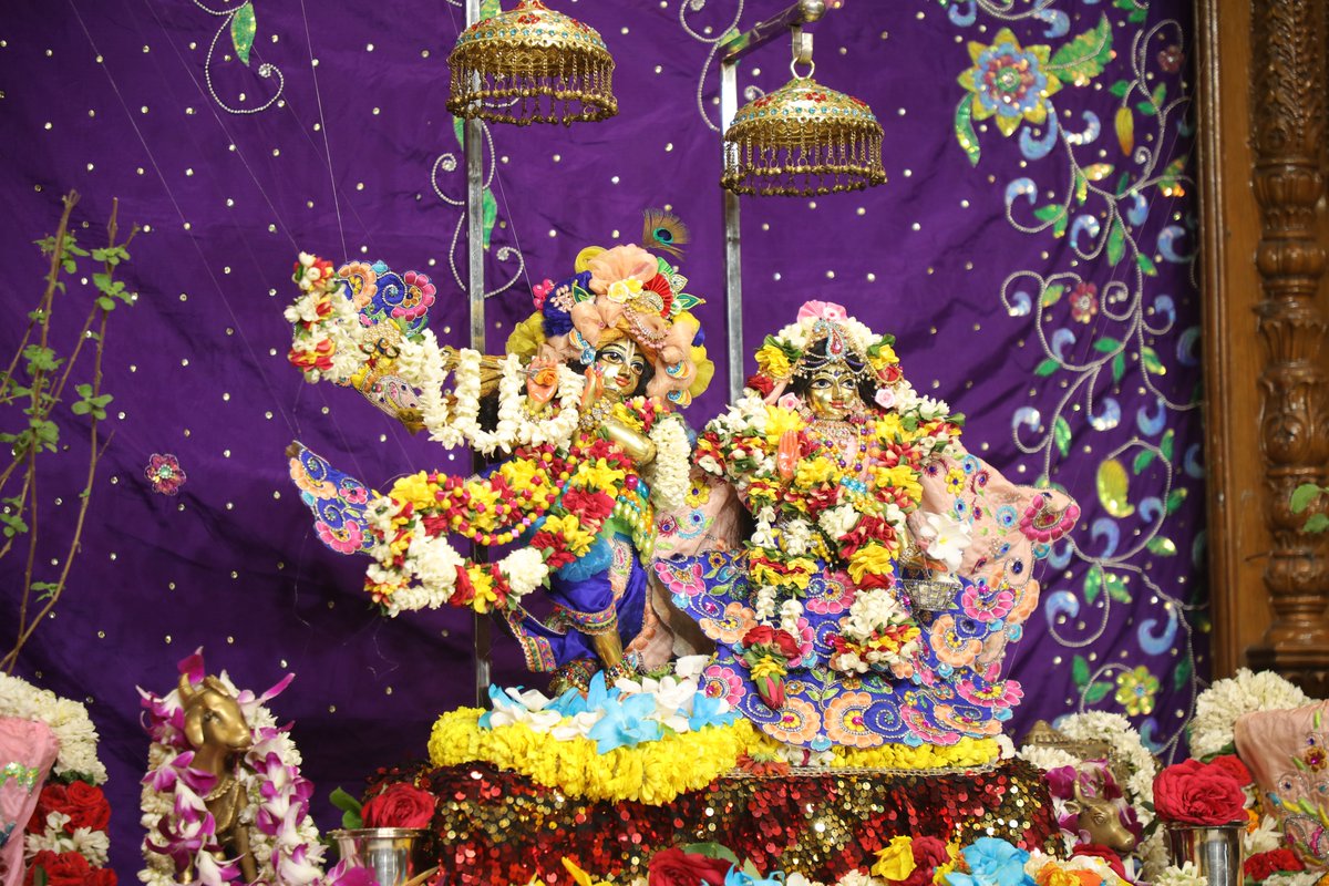 ISKCON Dwarka Delhi (@iskcon_dwarka) on Twitter photo श्री रुक्मिणी द्वारकाधीश - 13th April 2025
हरे कृष्ण
हरे कृष्ण
कृष्ण कृष्ण हरे हरे ।
हरे राम
हरे राम
राम राम हरे हरे ||
#dailydarshan #iskcondwarka #rukminidwarkadhish #harekrishna #krishnakrishna #radharani #krishnaconsciousness #lordkrishnasongs श्री रुक्मिणी द्वारकाधीश - 13th April 2025
हरे कृष्ण
हरे कृष्ण
कृष्ण कृष्ण हरे हरे ।
हरे राम
हरे राम
राम राम हरे हरे ||
#dailydarshan #iskcondwarka #rukminidwarkadhish #harekrishna #krishnakrishna #radharani #krishnaconsciousness #lordkrishnasongs