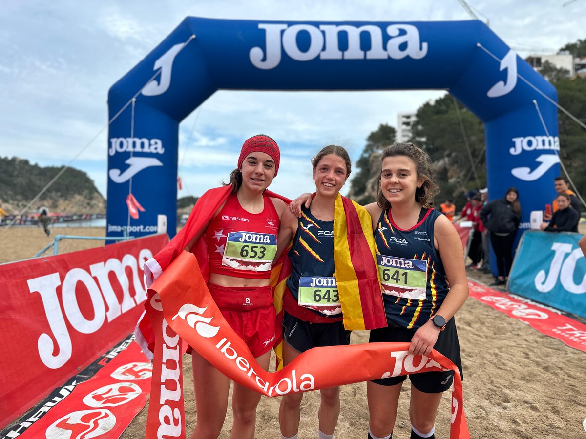 atletismoRFEA's tweet photo. Podio Sub23  🚺 #CETrailRunning

🥇Nuria Llanso CAT @Atletisme_FCA  1:09:00
🥈 Jimena Blanco @AtletismoMadrid  1:10.25
🥉 Blanca Battlè @Atletisme_FCA 1:10:41

📊 https://t.co/xsLg6elVxo https://t.co/4GiuTAhco8