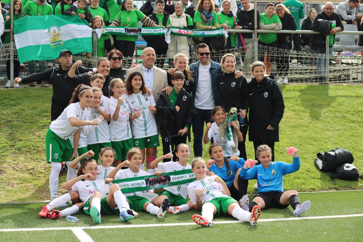 RFAF's tweet photo. 🏆 Campeonato de España de Selecciones Autonómicas @rfef

🔥 ¡Llega el gran momento!

⚔️ #AndaluzaSub12FF  🆚 @RFFM_oficial
⌚ 12.00 h.

📺 En directo en los canales de la @rfef
👉https://t.co/5JpU98T0il

💚  ¡Vamos con todo, Andalucía!

💟 #FútbolRFAF #VamosAndalucía https://t.co/Uu0FrHCcjB