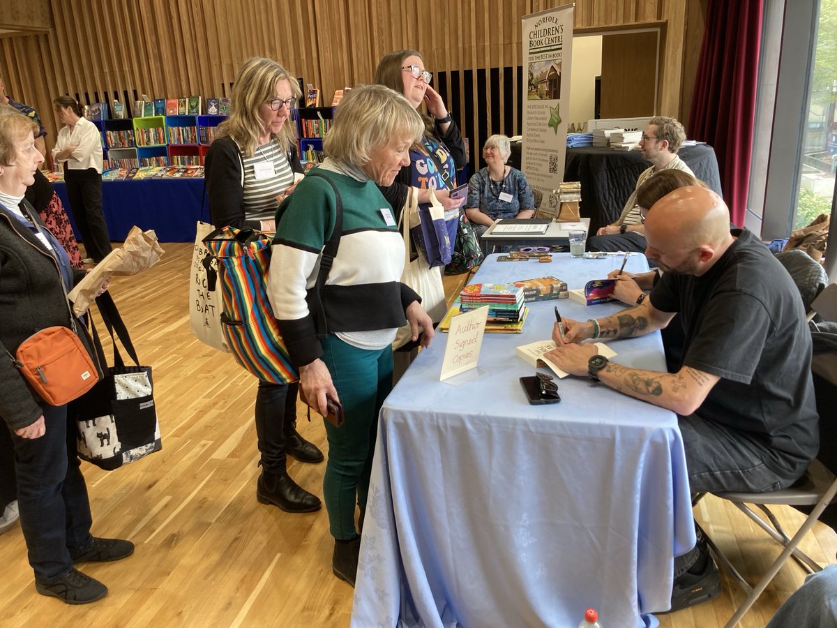 Otter-Barry Books (@otterbarrybooks) on Twitter photo Great #TheChildren’sBookAward event at #FCBG25 conference with book signing by <a href="/EarlyTrain/">Matt Goodfellow</a> for #TheFinalYear. Thanks to <a href="/NorfolkCBC/">Norfolk Children's Book Centre</a> <a href="/FCBGNews/">FCBG</a> and to Matt Goodfellow! <a href="/SarahStuffins59/">Sarah Stuffins</a> <a href="/bouncemarketing/">Bounce Sales and Marketing ❤️📗</a> Great #TheChildren’sBookAward event at #FCBG25 conference with book signing by <a href="/EarlyTrain/">Matt Goodfellow</a> for #TheFinalYear. Thanks to <a href="/NorfolkCBC/">Norfolk Children's Book Centre</a> <a href="/FCBGNews/">FCBG</a> and to Matt Goodfellow! <a href="/SarahStuffins59/">Sarah Stuffins</a> <a href="/bouncemarketing/">Bounce Sales and Marketing ❤️📗</a>