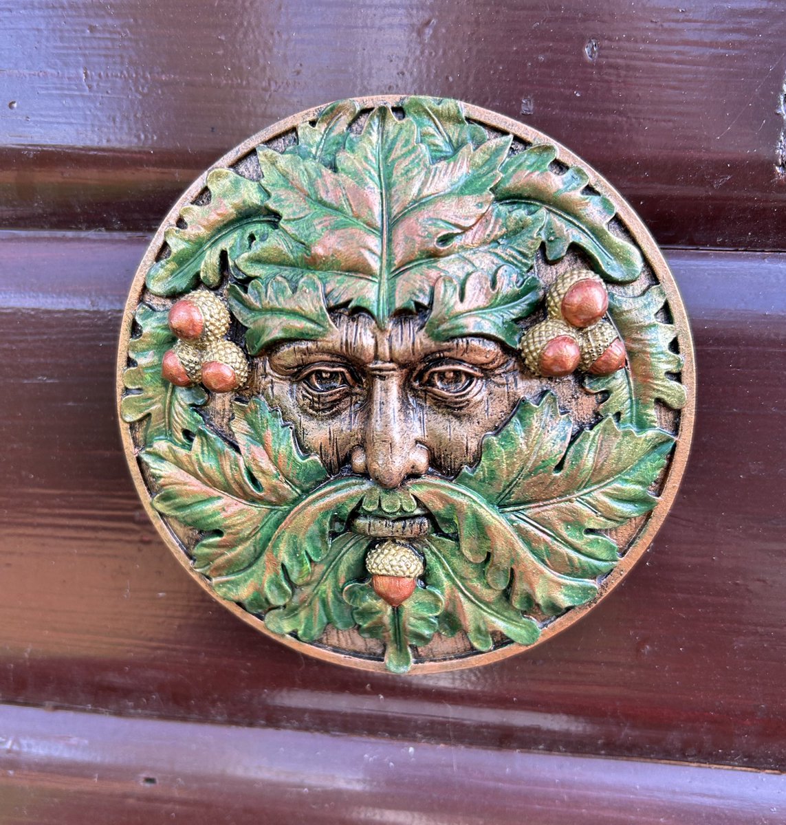 HellingtonBoots's tweet photo. Garden faces at #SquirrelLodge https://t.co/hYCkTlOQFx