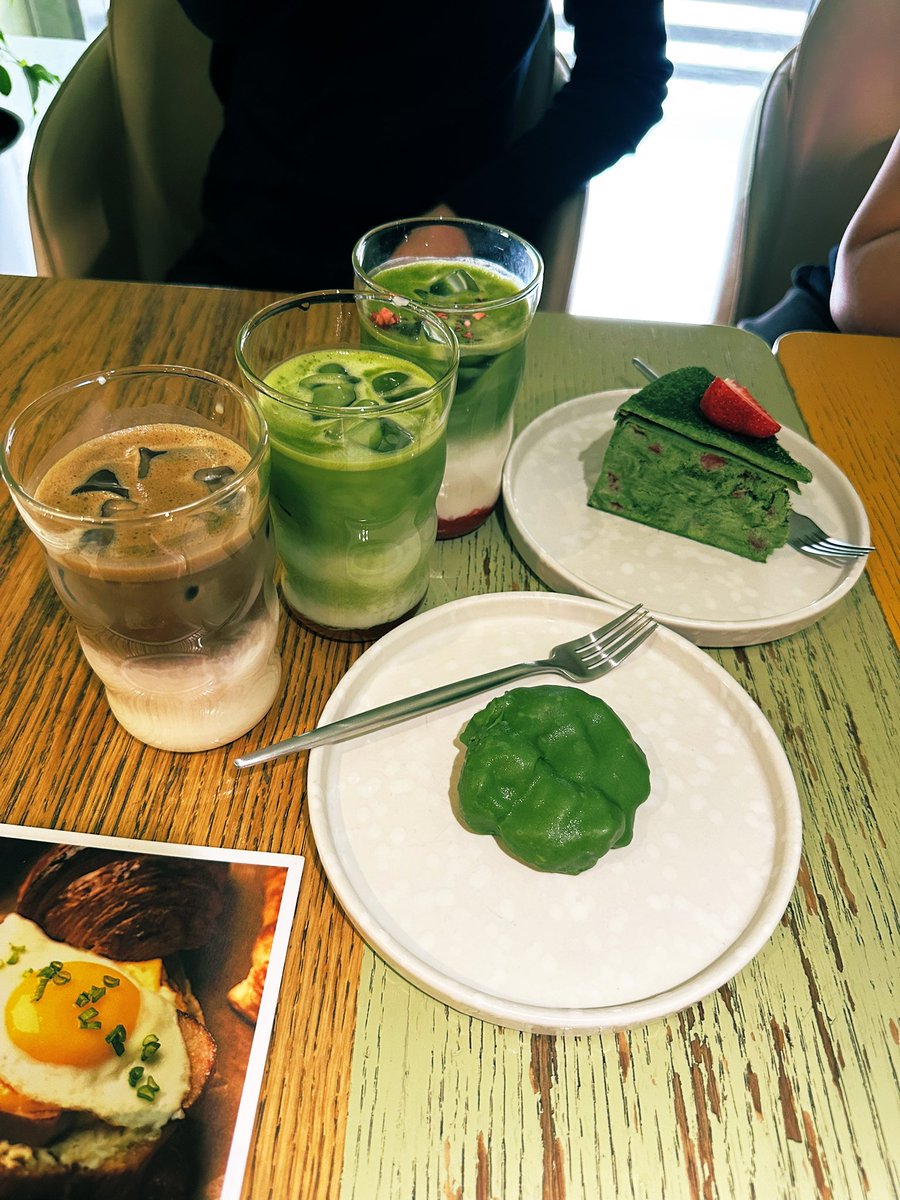 Хэд хоног нойр хоолгүй ажилласан, бацаануудыг нэг баярлуулъя даа!