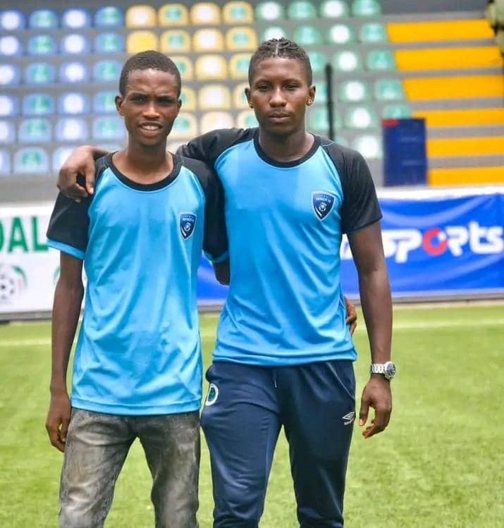 GreatemiratesFA's tweet photo. Let always be happy and mostly share the happiness with friends and families. Certainly,
Happiness held is the seed; Happiness shared is the flower.

Happy Palm Sunday To You All💙

Given the smile into the heart of the kids⚽

#happyweekend #right_path 
#iyanumashele https://t.co/HSCHQSAF1j