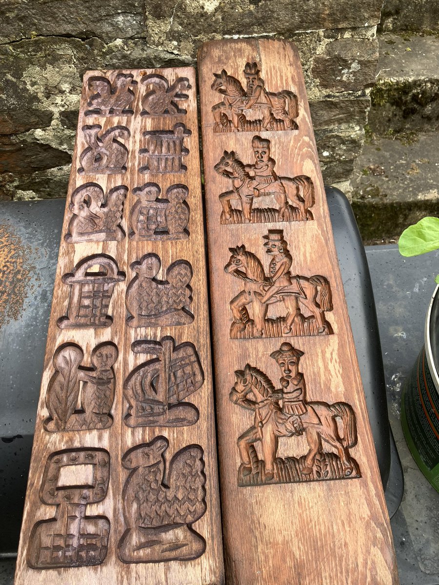 KitchandBot's tweet image. @LouAspinall Part 3, Printing The Dough. Koekplank, Spekulaasplank, Koekprent. Thrilled with these two for £60. 😀🤗