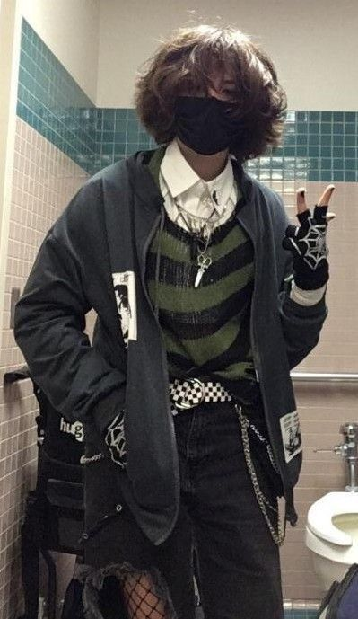 Rubber Dork Dude (Bald Hat Marx) tweet media