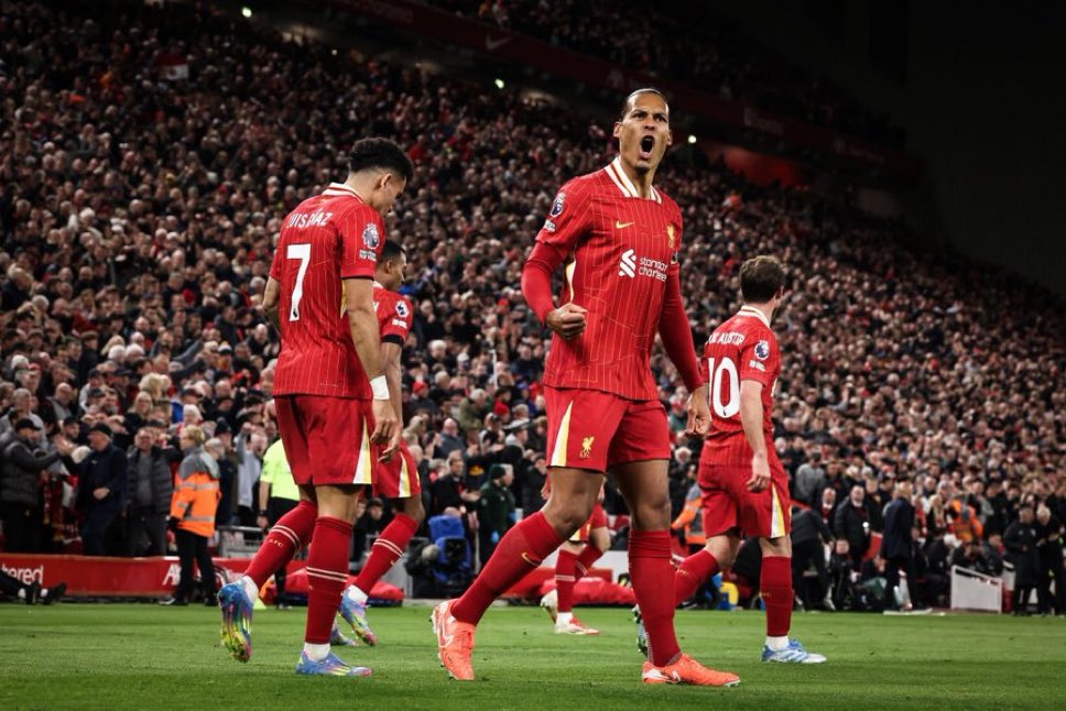 V7JK7's tweet photo. تعثر أرسنال ،، ليفربول يكفيه تحقيق ثلاث
من أجل تحقيق اللقب
ليفربول يُكرر في أرسنال ما فعله في مانشستر سيتي عام 2020 عندما حسم الدوري مبكراً
عطونا ممرات شرفية جديدة 🏆
#LivDay https://t.co/wHtEGmp2Go