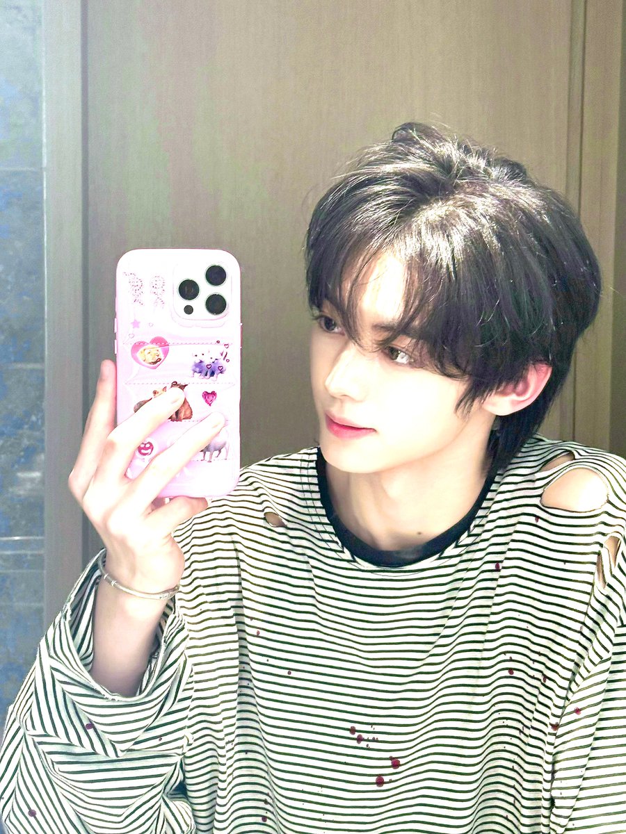 250413 위버스 포스트 #한진 

D-8!!!