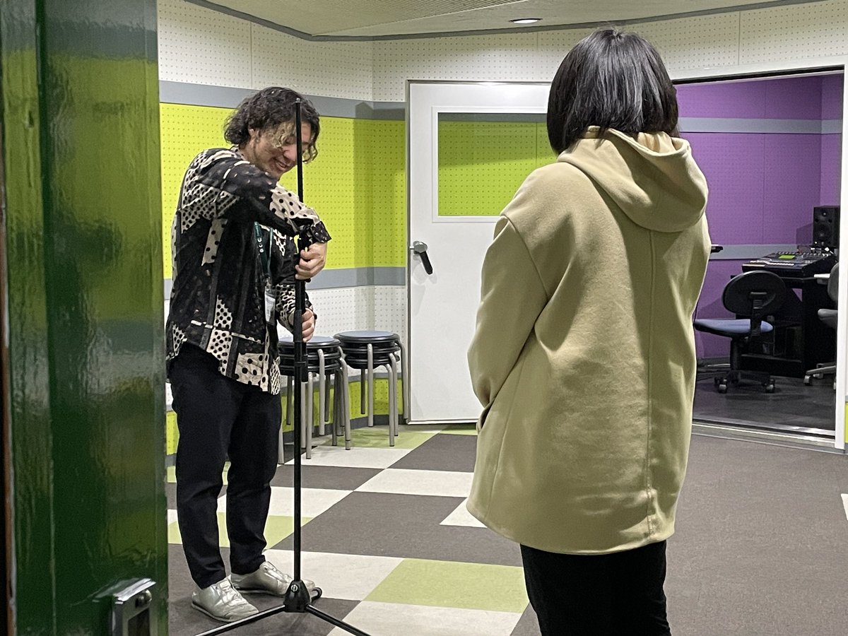 vao_visualsound's tweet photo. #体験入学 にご参加頂きありがとうございました！今日はアフレコ収録とフォーリーの2本立てでした！
次回は4/20✨️ぜひ来てくださいね😊

 #映像音響学科
 #専門学校大阪ビジュアルアーツアカデミー
 #21世紀アカデメイア https://t.co/5riPahX6Su