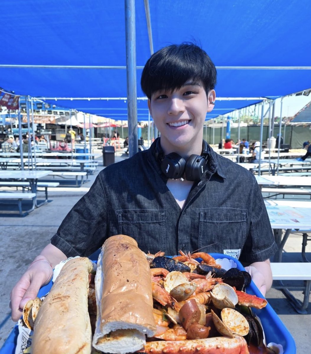 mimiyooyaa's tweet image. ยิ้มแฉ่งที่สุดตอนถ่ายรูปกับอาหารหนิ มีความสุขที่ฉุด 5555555555 อยากหุงข้าวให้กินทุกวันเยย ลูกอ้วมคัยน้อหม่ำเก่งมาก 🐶🍝🧋🍰🍛