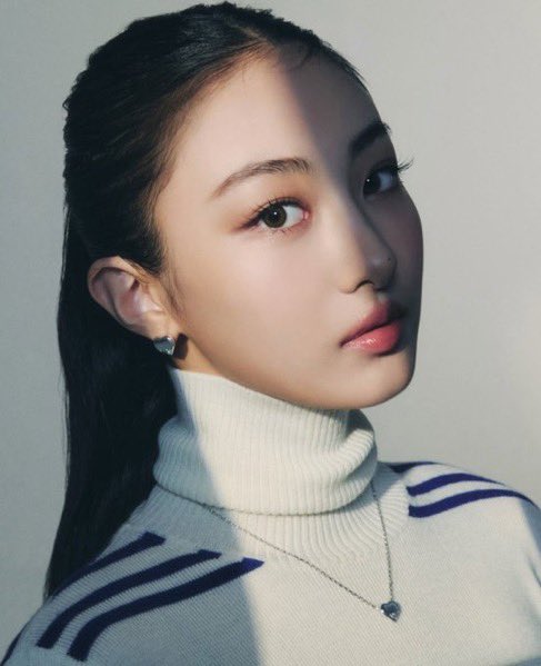 meovvpics's tweet image. GAWON FOR PRADA FINE JEWELRY