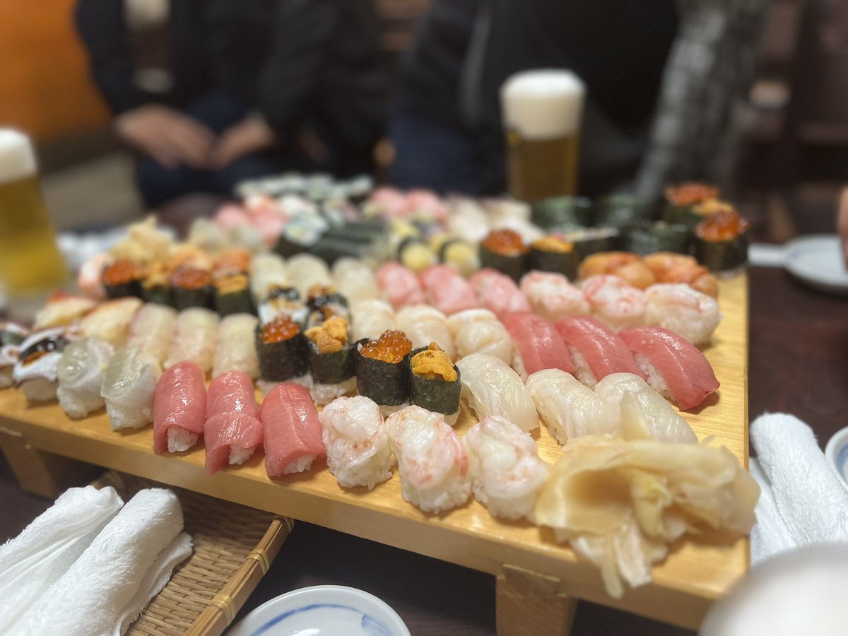 keiko0829's tweet photo. 万博くら寿司に8時間も待つなら能登に美味しいお寿司食べに行く方がいいよ、みんな。 https://t.co/DznnWkwTfb