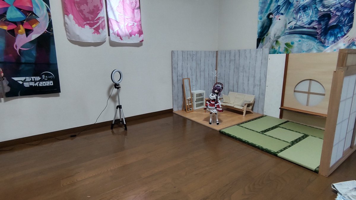 wasyu_y's tweet photo. 念願だったドール部屋(仮設置)
ふん太さん、やまとさん、カモシカさんが引っ越しのお手伝いに来て下さいました☺️
ありがとうございました。 https://t.co/e9cLme0dag