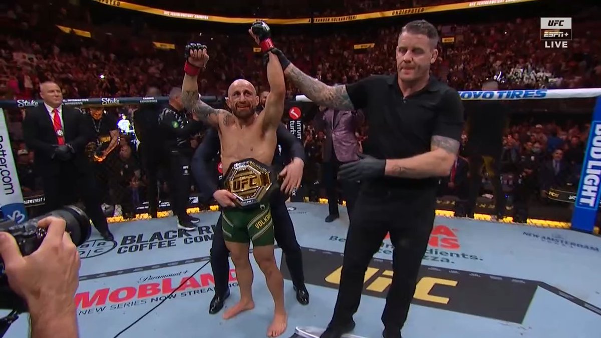 taboutsports's tweet photo. Alexander Volkanovski Wins The Featherweight Championship 

#UFC314 https://t.co/2apElRIv1V