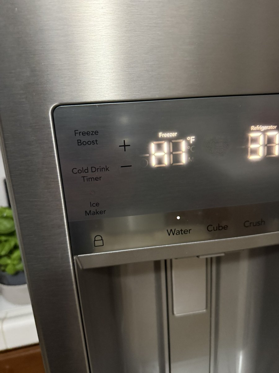 seankerin's tweet photo. @HomeDepot @Electrolux 
Purchased this Frigidaire Gallery in mid February, the freezer hasn’t worked since the 4th day we owned it..Home Depot only has a 2 day return policy, and we are now on our 3rd technician attempting to “fix” a brand new refrigerator. Great customer service https://t.co/kh1S6Af8Jf