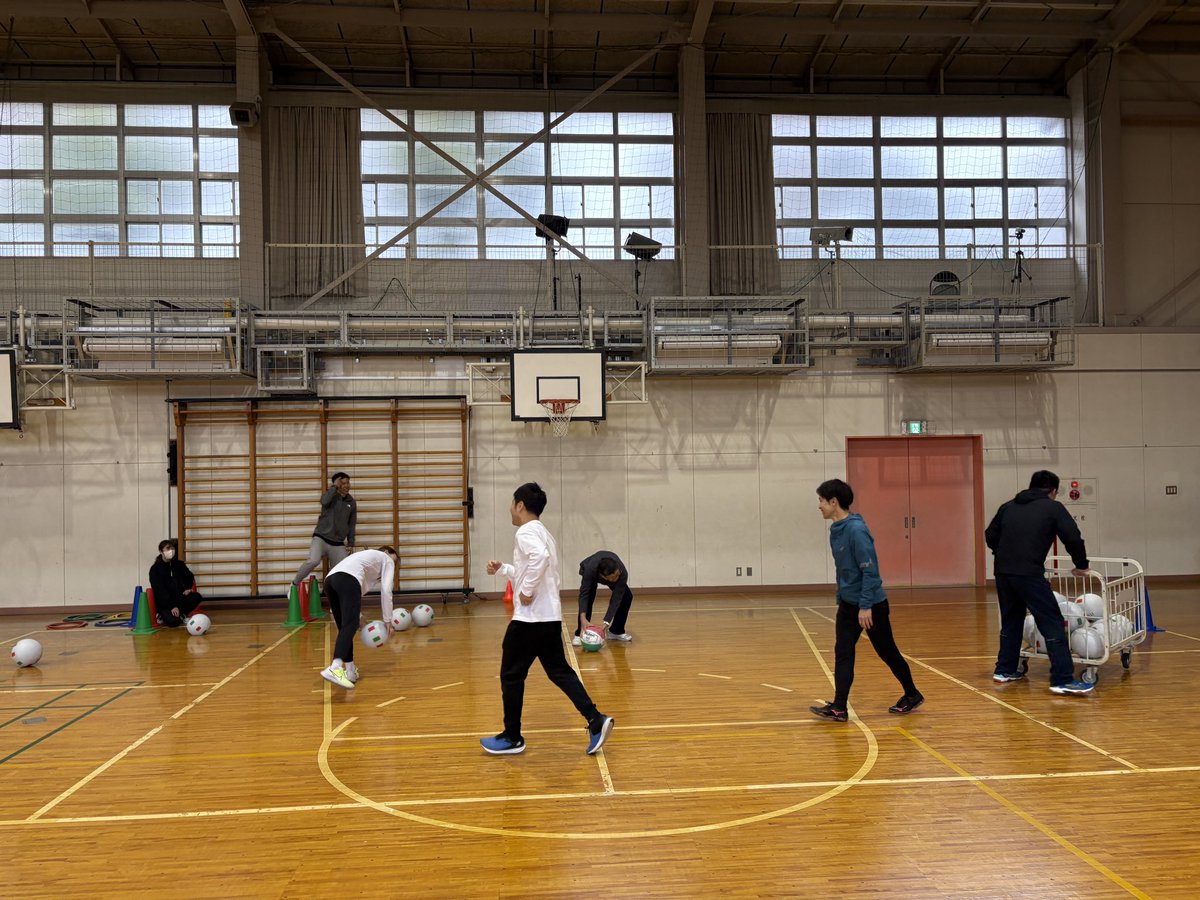 ballschuletokyo's tweet photo. 講習会2日目
本日は指導実践でした!
講習会後も、たくさんのご質問ありがとうございました。
バルシューレ東京では、出張講習会も開催しております。
ご興味のある方は、ぜひご連絡ください🙌
#バルシューレ #ballschule #バルシューレ東京 https://t.co/HRHmGXxbLw