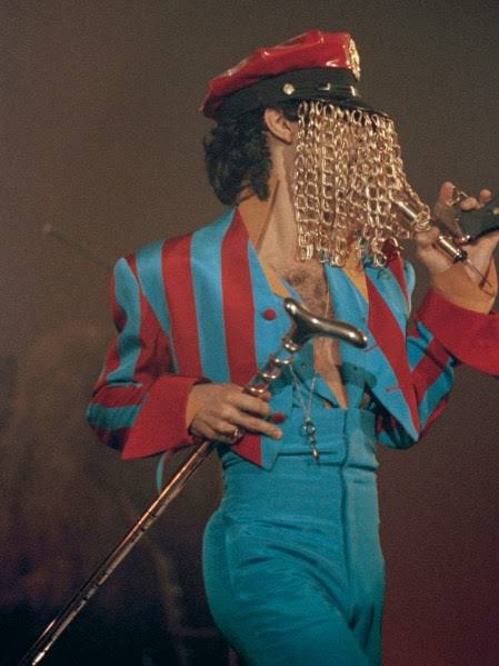 YSLONIKA's tweet photo. @campamtamram He was such a diva https://t.co/qQhFQYrKTM