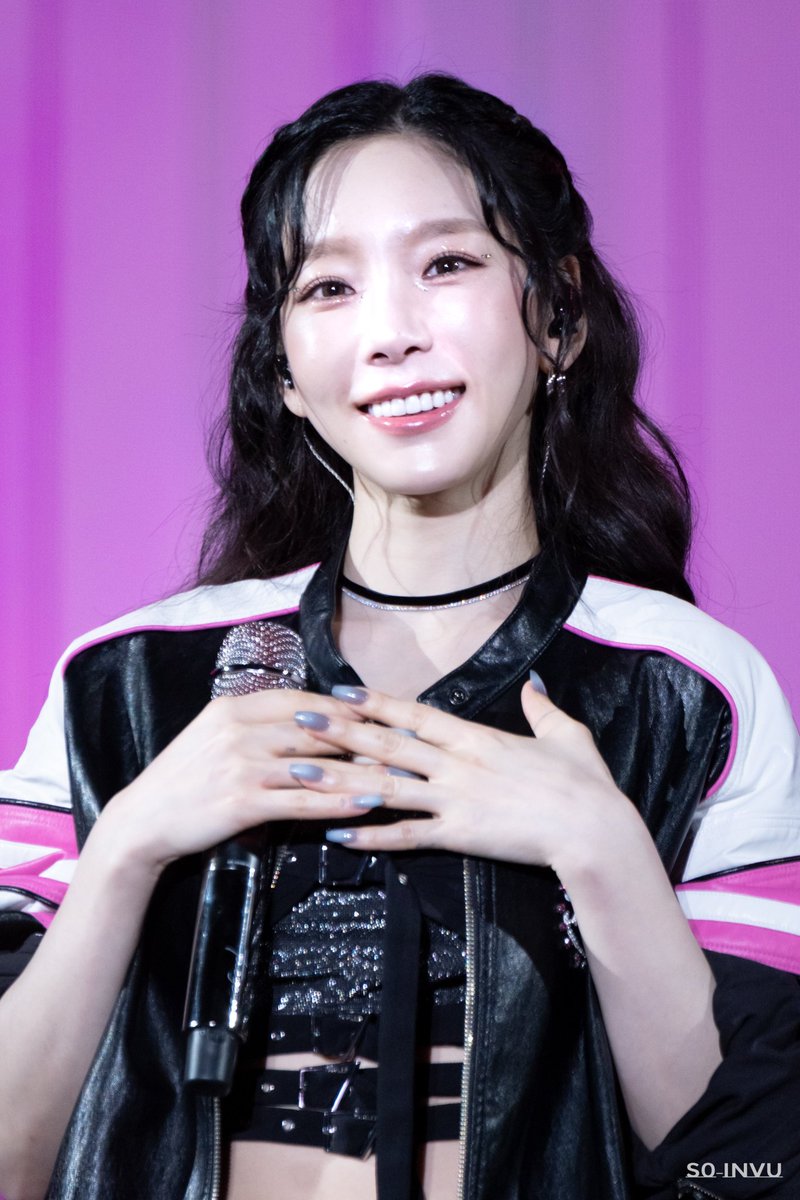 tinapay_99's tweet photo. I feel that in every Taengcon, there's a uniquely special connection between Taeyeon and fans. She really loves all her fans and creates a unique memory with them each stop. I love you, Taeyeon 🩷 https://t.co/vwQkOdlatw