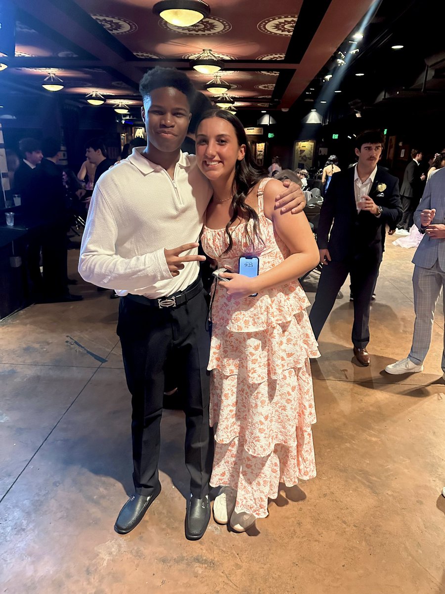 Prom 2025! 😍🎉🪩💃🕺

#JFND 🧡🖤