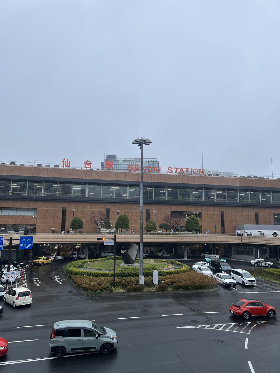 nanapi_04's tweet image. やっと仙台駅ついた