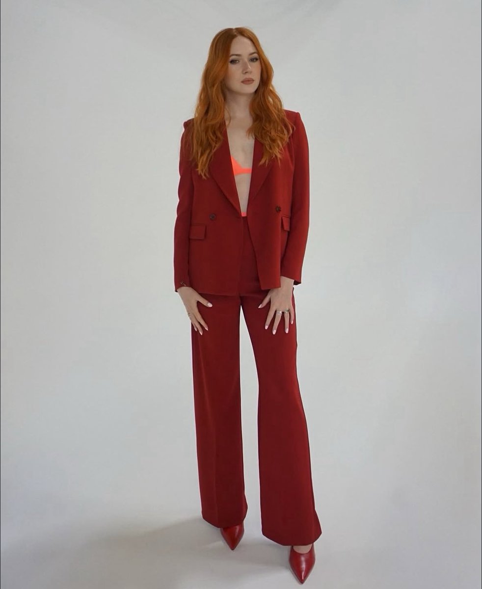 She iş back !!
NEW Karen Gillan at press tour of The Life of Chuck 🧡