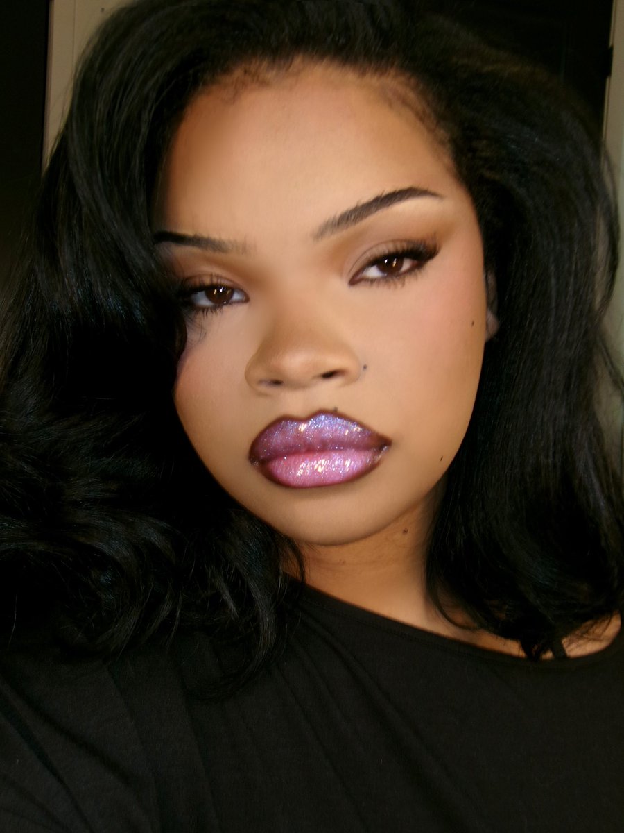 AliyahsW0rld's tweet photo. lip combo vs the products https://t.co/FCri08TaSV