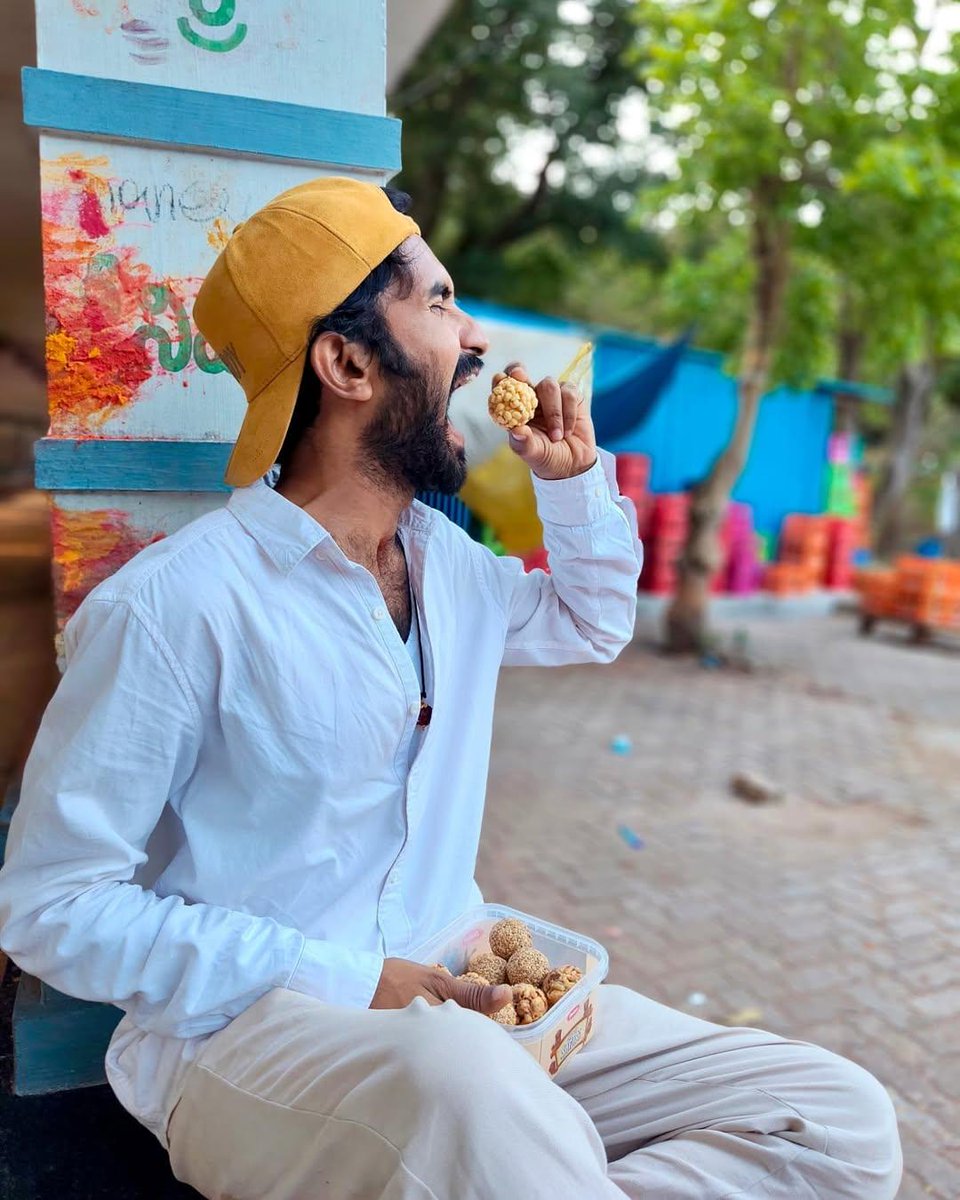 boldbrainguy's tweet photo. Came on a family Trip with my Favourite Indian Snack - Laddos ❤️

Homemade Laddos made out of Pure Ghee + Jaggery + Nuts, Grams &amp; Seeds :) 

1) Sesame Laddu 
2) Peanuts Laddu 
3) Roasted Gram Laddu https://t.co/XmRolcA1ji