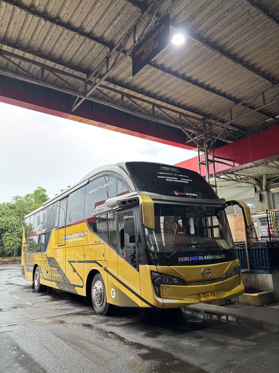 Ccookk_'s tweet photo. Jakarta - Banyuwangi
Naik Berlian Blambangan

Dua kelas dalam satu bus
18 jam perjalanan jaminan nyaman selama perjalanan!!!

Tertarik gak coba ini ?

                                   - a thread - https://t.co/lusBgWEqJQ