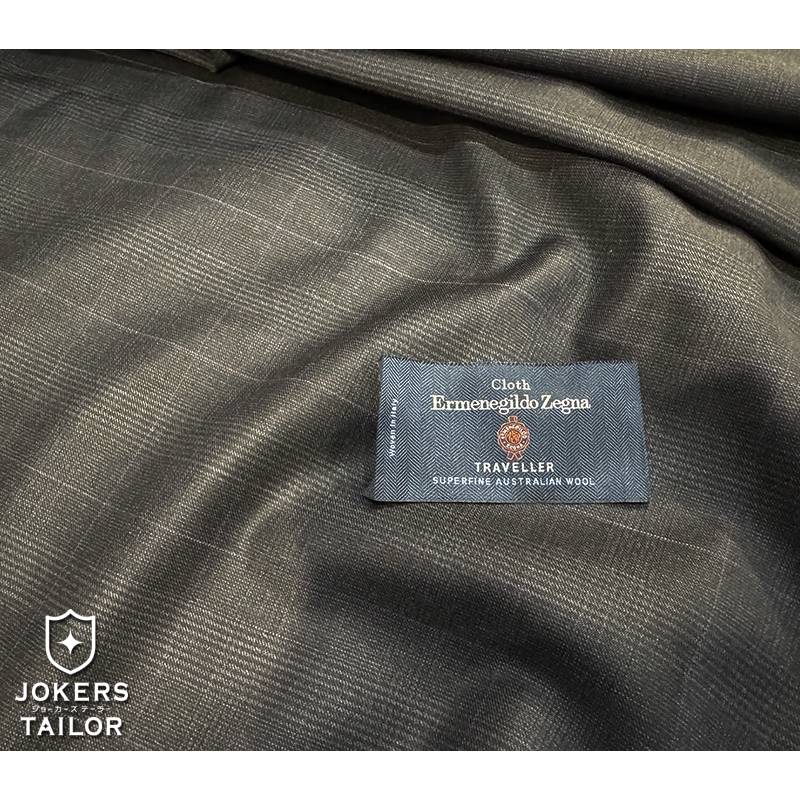 2025春夏生地が入荷しております。

イタリア最高級服地メーカー「Ermenegildo Zegna(エルメネジルド・ゼニア)」の「TRAVELLER(トラベラー)」。
ビジネスマンから圧倒的な人気を誇り、スーツケースに長時間畳んだ状態で入れておいてもシワになりにくく、シワからの回復が高い生地となっています。