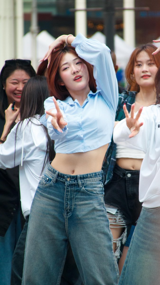 einstyle's tweet photo. อยากให้จัดกิจกรรมแบบนี้อีก
#MarineBNK48 #BNK48 #BNK48_RUMOR #RUMOR_DanceChallenge https://t.co/KyHO37xa7O