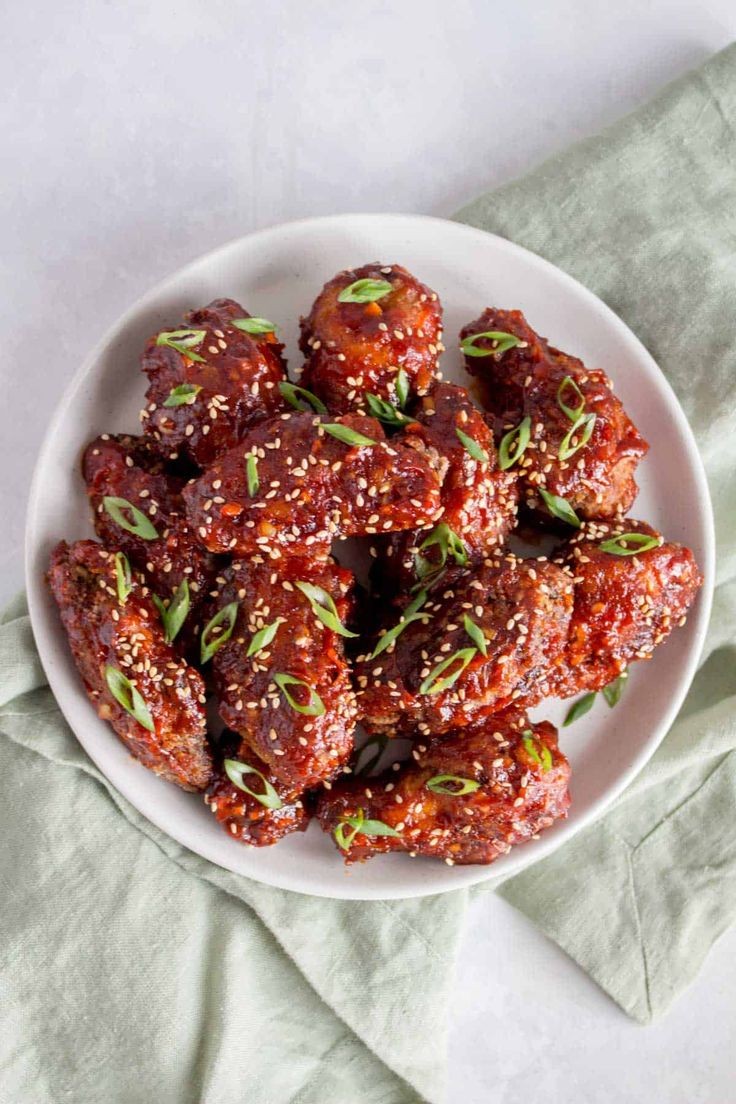 choiejiwon's tweet photo. Taraaa! Ayam Pedas Manis siap disajikan.

Manis di awal, pedas di akhir —kayak hubungan siapatu? *tidak bermaksud menyindir pihak manapun* https://t.co/m8JJKSeqic