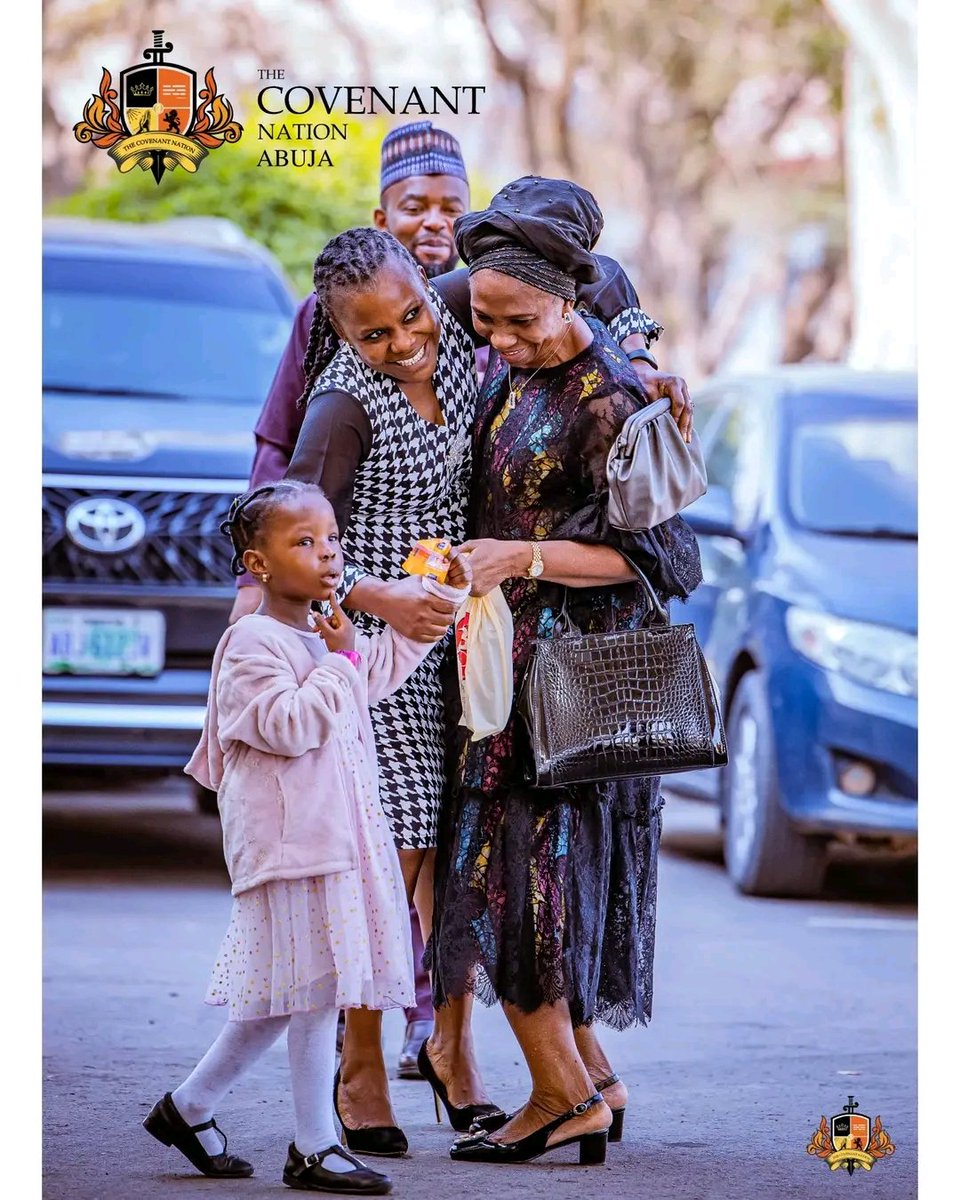 tcnabuja's tweet photo. Welcome to church; welcome to our Family of Love where you:

𝐁𝐄𝐋𝐎𝐍𝐆!
𝐁𝐄𝐋𝐈𝐄𝐕𝐄!!
𝐁𝐄𝐂𝐎𝐌𝐄!!!

⏰ First service: 7:30 A.M
⏰ Second service: 9:30 A.M

📍 Ladi Kwali Conference Centre, Abuja Continental Hotel

#tcnation #tcnabuja #sundayservice https://t.co/rV70s7riIP