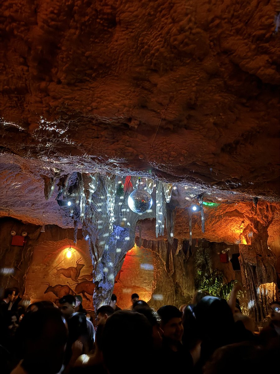 notmantis's tweet photo. A Beer Cave. #ABC #Alphabetsoup https://t.co/WKQJlC9qlf