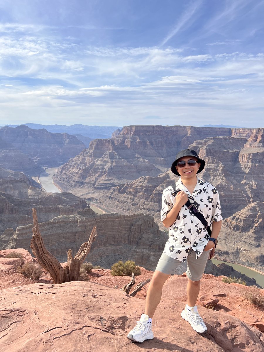 m0nchico's tweet photo. For a moment, it felt like I stepped into a wallpaper—unreal, vast, and magical. #GrandCanyon, you are so freaking-amazingly beautiful!! Kakaiyak ka titigan..🥹😍 #REDventures #Arizona #USA #4000feet https://t.co/QSxDvEyWMu