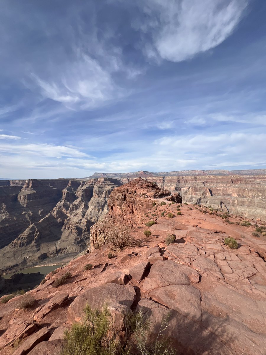 m0nchico's tweet photo. For a moment, it felt like I stepped into a wallpaper—unreal, vast, and magical. #GrandCanyon, you are so freaking-amazingly beautiful!! Kakaiyak ka titigan..🥹😍 #REDventures #Arizona #USA #4000feet https://t.co/QSxDvEyWMu