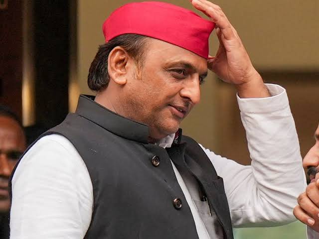 garrywalia_'s tweet photo. सरकार जिसकी मर्जी हो सिस्टम अखिलेश का ही चलता है क्या सहमत हो ! https://t.co/Avyw2x1UfJ
