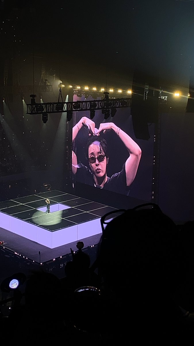KASGamayo's tweet photo. suddenly, i am healed…

WHAT A SHOW @BTS_twt JHOPE 🔥🔥🔥🫀🫶❤️‍🩹 after 8 years of waiting and yearning, i finally met one of the LOMLs☹️☹️ i love you so much, with all of me and more than love itself, hobi🥹🥹💜 #HOPEfulinManila
#HOS_TOUR_MANILA_D1
#HOPE_ON_THE_STAGE_TOUR_Manila https://t.co/Ox1VM9lJ3H